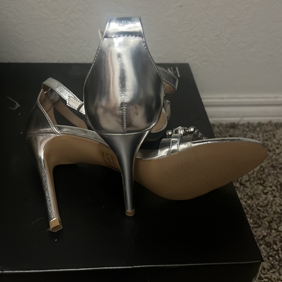 Shoes - Picture 4 of 5